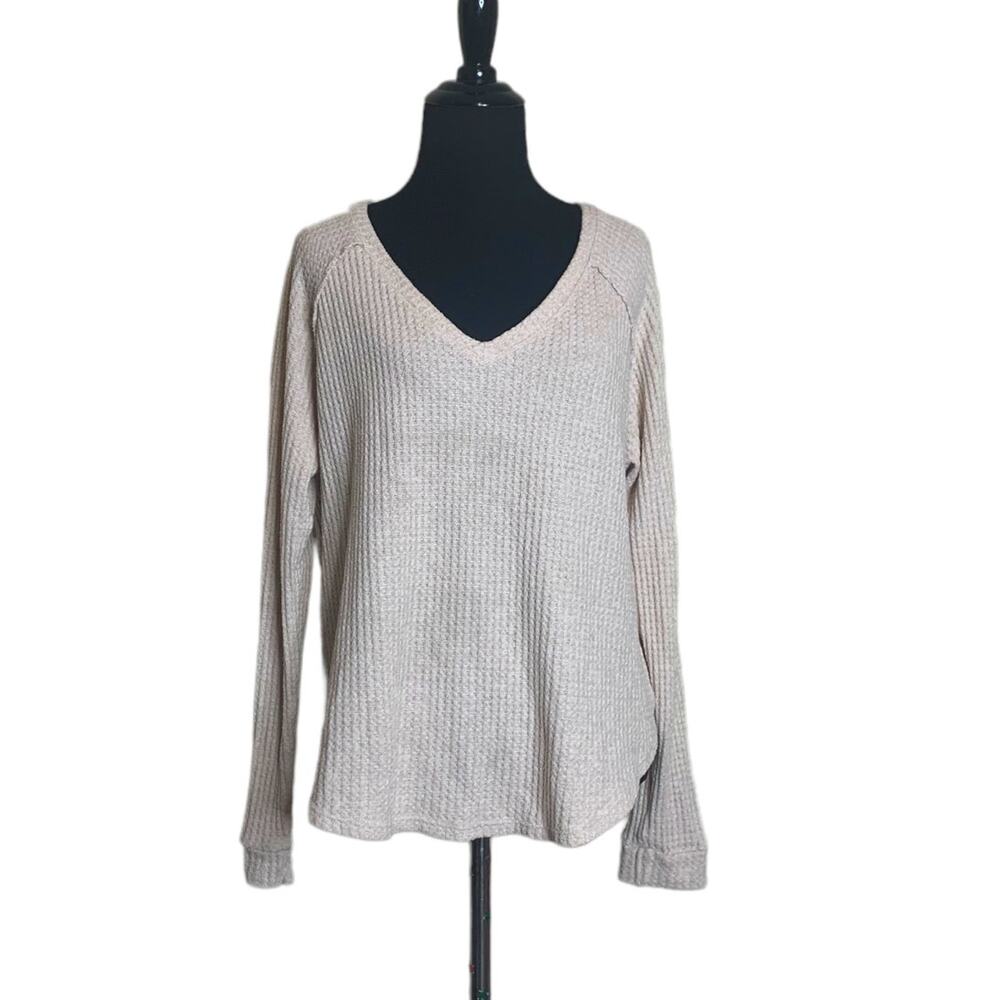 American Eagle beige v neck long sleeves waffled sweater size M